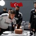 Beşiktaşlı futbolculara toplu doğum günü partisi