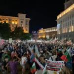 Bulgaristan'da korona önlemleri isyan çıkardı: Parlamento'yu basacaklardı