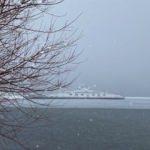 Soğuk hava Van Gölü’nün kıyı şeridini dondurdu