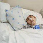 Burun ameliyatı olmak isteyen genç kız narkoz yüzünden 3 aydır yoğun bakımda