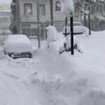 Araçlar 60 santimetre karın altında kayboldu! Türkiye'den manzaralar...