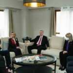 Cumhurbaşkanı Erdoğan, Arnavutluk'taki örnek daireleri gezdi	