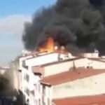 Esenyurt'ta korkuta yangın: Çatı alevlere teslim oldu