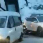 Samsun'da buzlanan yolda 13 araç birbirine girdi: 3 yaralı