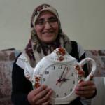 Muş'ta engelli kadın ürettiği süs eşyalarını satarak aile bütçesine katkı sağlıyor