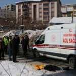 Hakkari&rsquo;de ilk iş g&uuml;n&uuml;nde iş makinesinin altında kaldı, yaşamını yitirdi