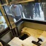 Ağrı'da dere yatağından girip altın dolu kasayı &ccedil;aldılar!