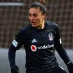 Beşiktaşlı kadın futbolcudan nefis röveşata golü