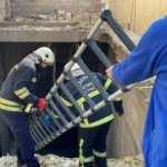 Gaziantep&rsquo;te atıl durumdaki otelin zeminde g&ouml;&ccedil;&uuml;k oluştu, &ccedil;evredekiler deprem sandı