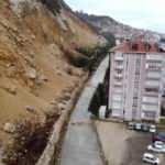 Bir mahalle diken üstünde: Heyelan kabusu