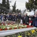 Eski başbakanlardan Necmettin Erbakan kabri başında anıldı