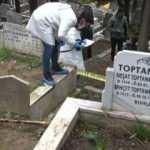 Cenazeye diye evden çıkan 79 yaşındaki adam mezarlıkta ölü bulundu