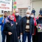 Oğluna kavuşan anne destek i&ccedil;in Diyarbakır Anneleri'ne koştu