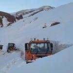 Van'da kar kalınlığı iş makinelerinin boyutunu aştı