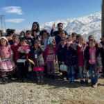 Diyarbakırlı hayırsever 5 yıldır köy köy gezerek 33 bin çocuğa yardım ulaştırdı