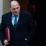 İngiltere Savunma Bakanı Wallace, Putin'in Batı yaptırımlarını umursamadığını s&ouml;yledi