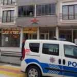 Tartıştığı eşini 10 yerinden bı&ccedil;akladı