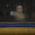 Ukrayna'da savaş babalar ve &ccedil;ocuklarını ayırdı