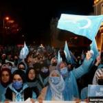 İstanbul'da Doğu T&uuml;rkistanlı kadınlar i&ccedil;in "Mavi Y&uuml;r&uuml;y&uuml;ş" eylemi