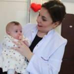 28 haftalıkken 580 gram d&uuml;nyaya gelen Sude bebek hayata tutundu
