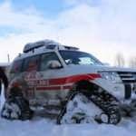 Erzincan'da zorlu hava koşullarına rağmen paletli ambulanslar 55 hastaya ulaştı