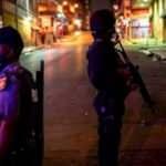 G&uuml;ney Afrika'da dolmuş şof&ouml;rleri karakol bastı