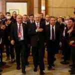 Kılıçdaroğlu'nun da olduğu salonda adayını açıkladı! Partililer ayakta alkışladı