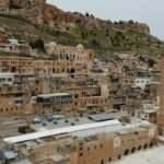 Turistler mevsime aldırış etmeden Mardin’e akın ediyor