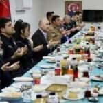 Bakan Soylu polislerle sahur yaptı: Kimse 15 Temmuz'dan nasıl çıktığımızı sormuyor!