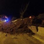 Son dakika.... Bolu Dağı'nda heyelan! TEM  &ccedil;ift y&ouml;nl&uuml; olarak trafiğe kapatıldı