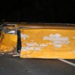 TEM&rsquo;de feci kaza, otomobille &ccedil;arpışan minib&uuml;s metrelerce s&uuml;r&uuml;klendi