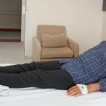 Çocukluk hastalığından ameliyatla kurtuldu! Sürünerek geldiği hastaneden yürüyerek çıktı