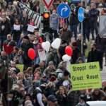 Almanya'da aşı protestosu yasası reddedildi, meydan panayıra d&ouml;nd&uuml;