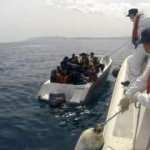 Ayvalık a&ccedil;ıklarında 30 ka&ccedil;ak g&ouml;&ccedil;men kurtarıldı