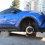 Dört lastiğini birden çaldılar! Sahibi aracının son halini görünce şoke oldu