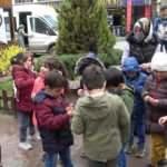 G&uuml;m&uuml;şhane&rsquo;de &ccedil;ocuklar telsizden şeker istedi, polisler getirdi   