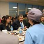 Bakan Koca, sağlık çalışanlarıyla iftar yaptı