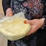 Kapı kapı dolaşıp mahalleye tereyağı diye margarin ve patates p&uuml;resi karışımı sattılar