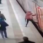Ayağı metronun kapısına sıkışan yolcu sürüklendi