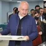 Bakan Karaismailoğlu'ndan sert tepki: Sizin beyniniz g&ouml;&ccedil;m&uuml;ş