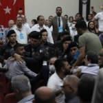 Genel kurulda yumruklar havada u&ccedil;uştu!