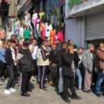 Şirinevler'de metrelerce uzayan ucuz baklava kuyruğu