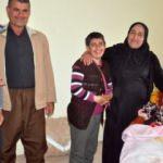 Hakkari&rsquo;de 37 senedir engelli 4 &ccedil;ocuğuna g&ouml;z&uuml; gibi bakıyor 