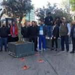 İBB yaya yolunu İSPARK'a &ccedil;evirdi, mağdur esnaf isyan etti yolu saksılarlar kapattı