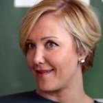 Berna La&ccedil;in'in Arabistan alerjisi! Bakan Bozdağ'ın s&ouml;zlerini &ccedil;arpıttı