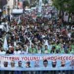 Mavi Marmara’nın 12. yıl dönümünde binler yürüdü