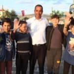 Bu muhtar başka muhtar! Devletten aldığı maaşı millete harcıyor   