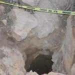 Define aramak i&ccedil;in kazdığı &ccedil;ukura d&uuml;şerek hayatını kaybetti