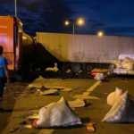 İBB'ye ait İSTA&Ccedil; tırı 2 araca &ccedil;arptı: 2 yaralı