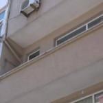 Kahreden &ouml;l&uuml;m! 2.5 yaşındaki kız &ccedil;ocuğu balkondan d&uuml;şt&uuml;